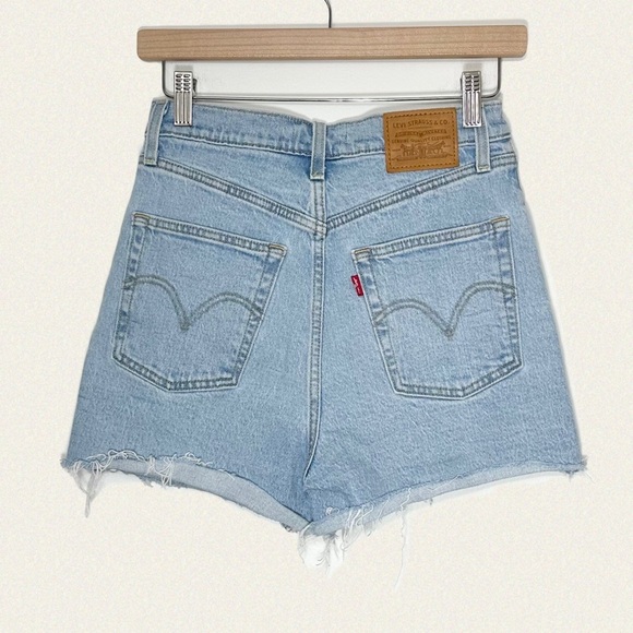 Levi’s Ribcage Short - Picture 7 of 8